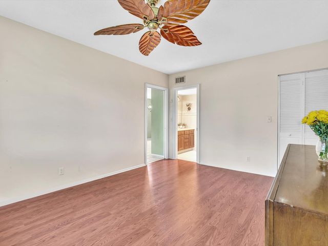 2420 NW 22nd Avenue Apt 602, Delray Beach, FL 33445