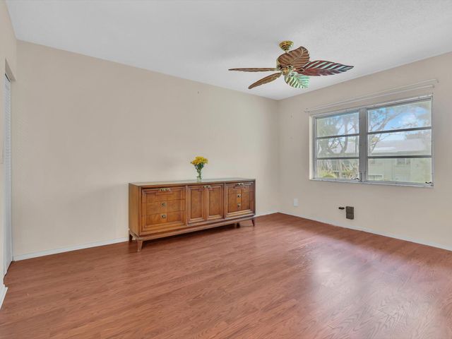 2420 NW 22nd Avenue Apt 602, Delray Beach, FL 33445
