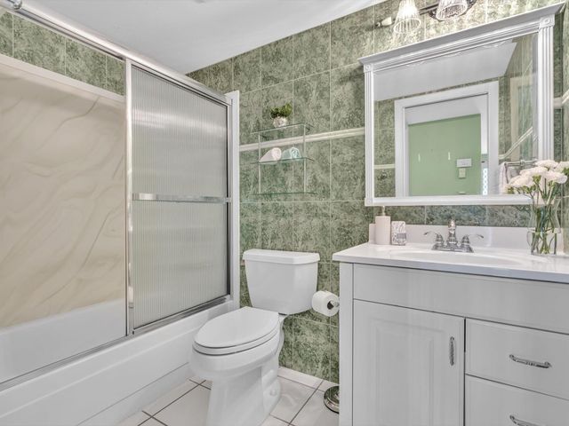 2420 NW 22nd Avenue Apt 602, Delray Beach, FL 33445