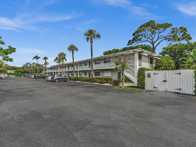 2420 NW 22nd Avenue Apt 602, Delray Beach, FL 33445