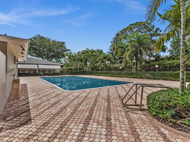 2420 NW 22nd Avenue Apt 602, Delray Beach, FL 33445