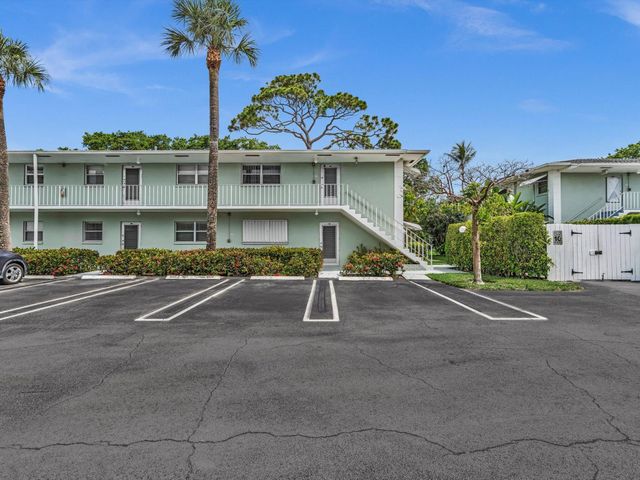 2420 NW 22nd Avenue Apt 602, Delray Beach, FL 33445