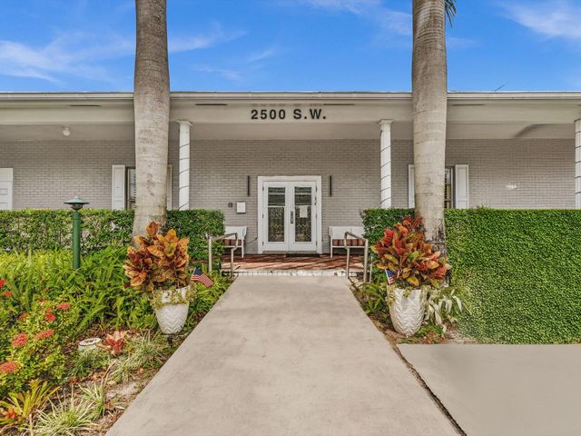 2420 NW 22nd Avenue Apt 602, Delray Beach, FL 33445