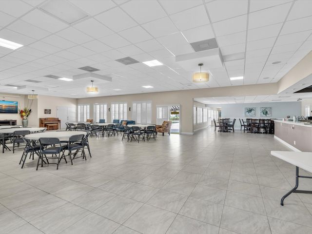 2420 NW 22nd Avenue Apt 602, Delray Beach, FL 33445