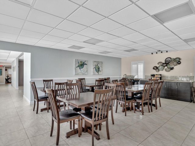 2420 NW 22nd Avenue Apt 602, Delray Beach, FL 33445