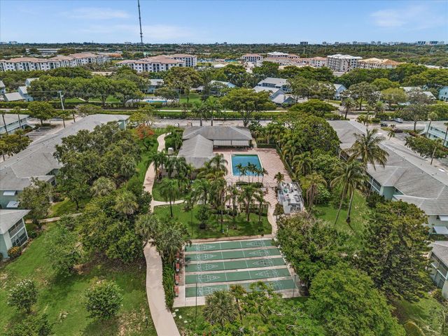 2420 NW 22nd Avenue Apt 602, Delray Beach, FL 33445