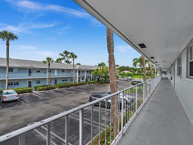 2420 NW 22nd Avenue Apt 602, Delray Beach, FL 33445
