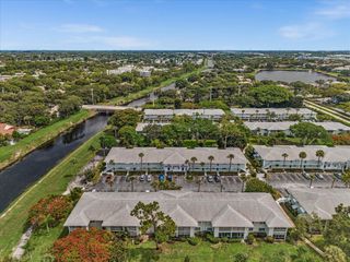 2420 NW 22nd Avenue Apt 602, Delray Beach, FL 33445