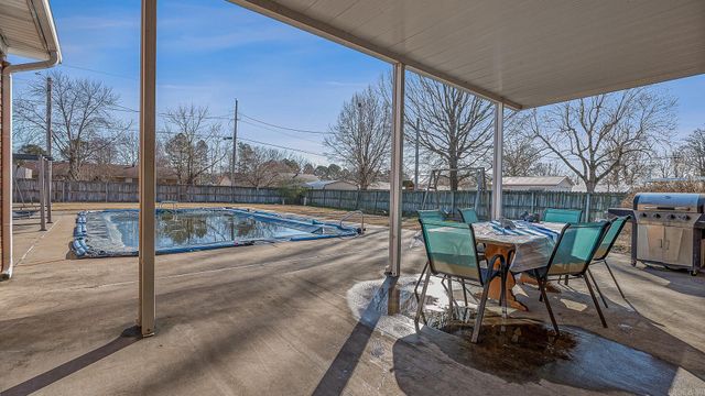 403 Rosewood Dr, Paragould, AR 72450