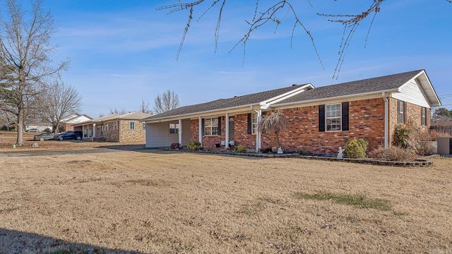 403 Rosewood Dr, Paragould, AR 72450