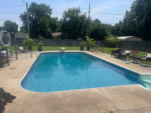 403 Rosewood Dr, Paragould, AR 72450