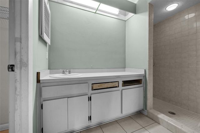 5911 NW 44TH PL, Gainesville, FL 32606