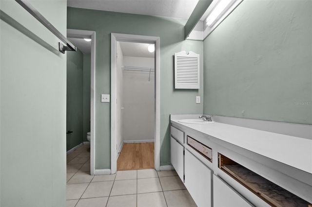 5911 NW 44TH PL, Gainesville, FL 32606