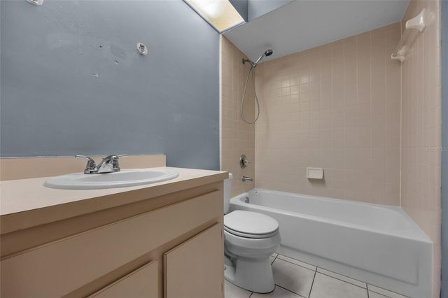 5911 NW 44TH PL, Gainesville, FL 32606