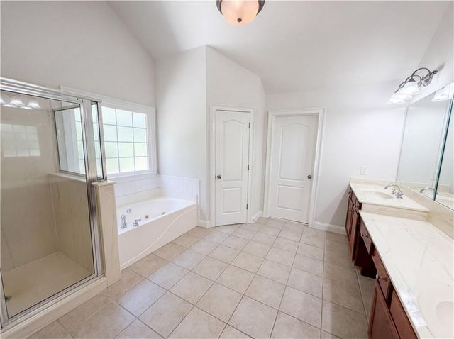 861 Windsor Creek Drive, Grayson, GA 30017