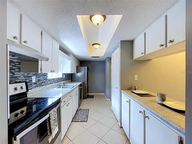 7907 SABAL DRIVE, Temple Terrace, FL 33637