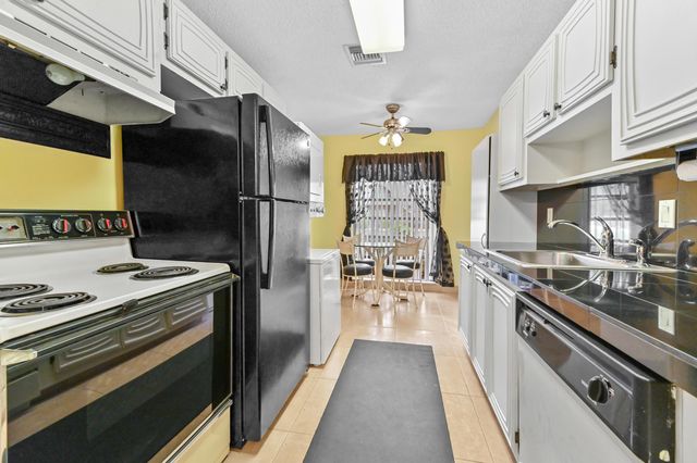 13988 Via Flora B, Delray Beach, FL 33484