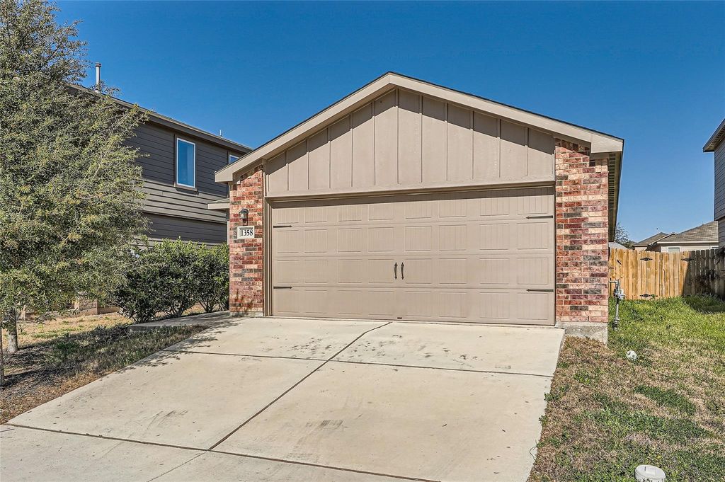 1358 Amy DR, Kyle, TX 78640
