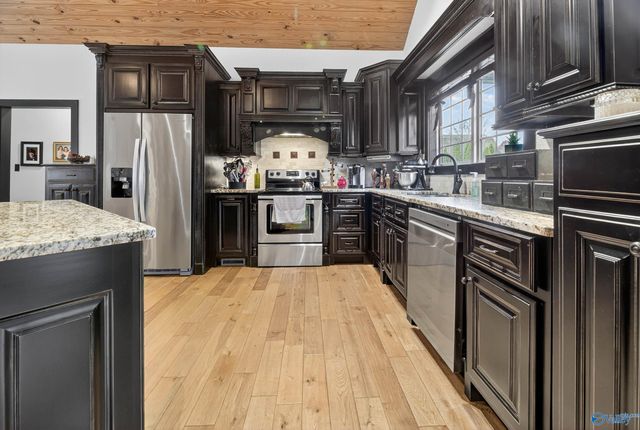 157 Olympia Lane, Grant, AL 35747