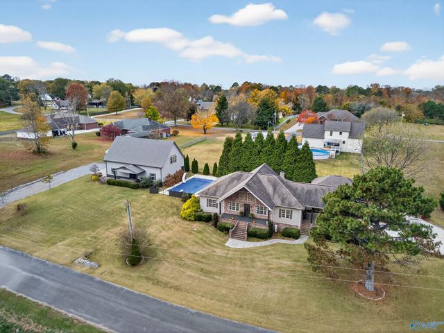 157 Olympia Lane, Grant, AL 35747