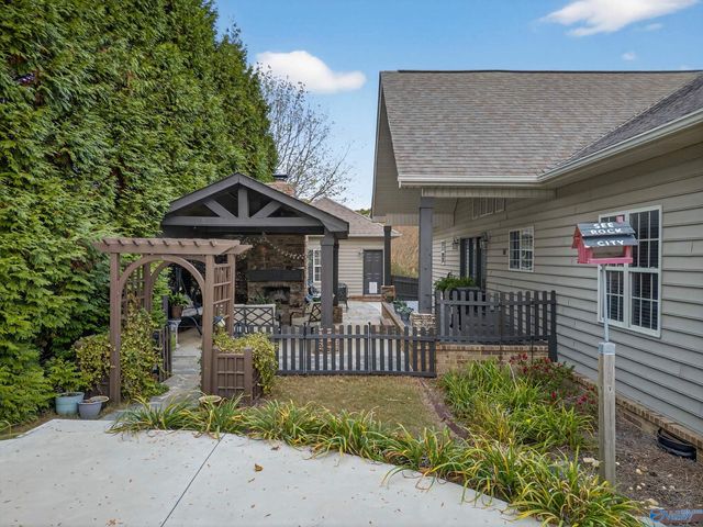 157 Olympia Lane, Grant, AL 35747