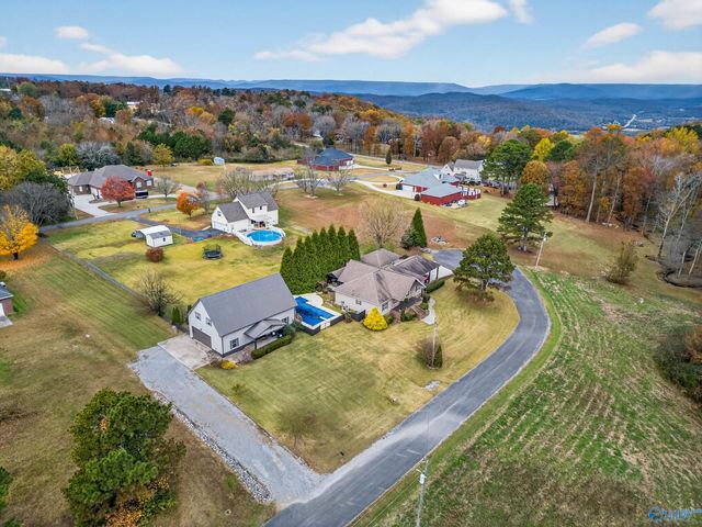 157 Olympia Lane, Grant, AL 35747