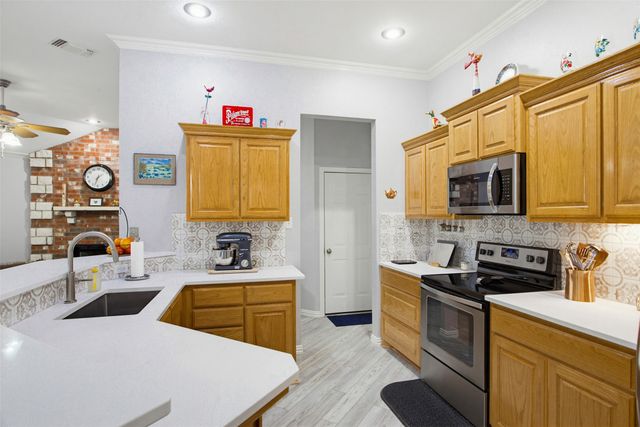 100 Deep Wood Lane, Weatherford, TX 76088