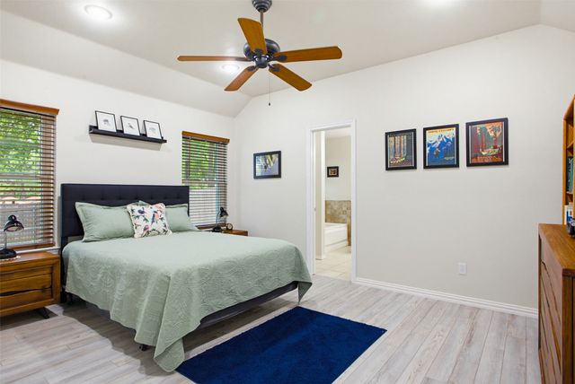 100 Deep Wood Lane, Weatherford, TX 76088