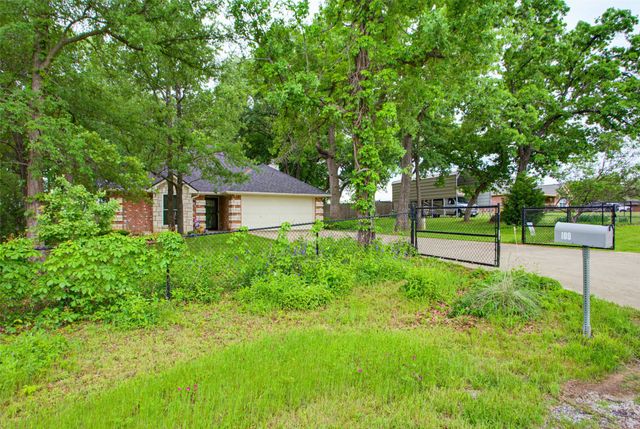 100 Deep Wood Lane, Weatherford, TX 76088