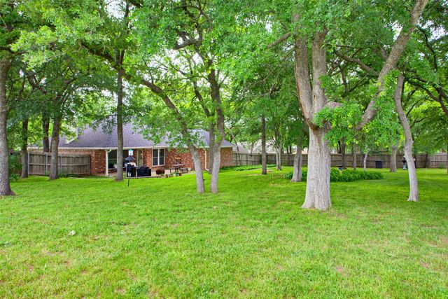 100 Deep Wood Lane, Weatherford, TX 76088