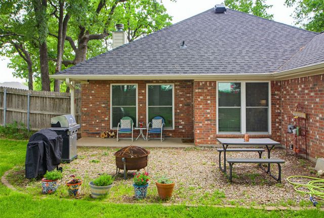 100 Deep Wood Lane, Weatherford, TX 76088