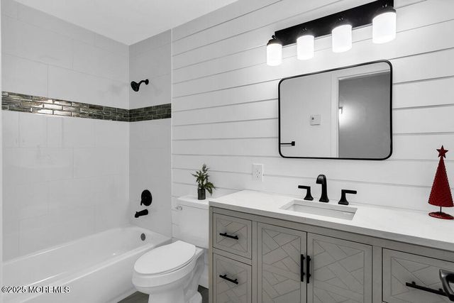 6 Berkeley Street 64, Whiting, NJ 08759