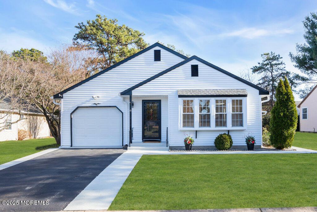 6 Berkeley Street 64, Whiting, NJ 08759