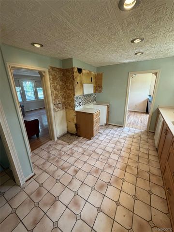 22121 Francis Street, Dearborn, MI 48124