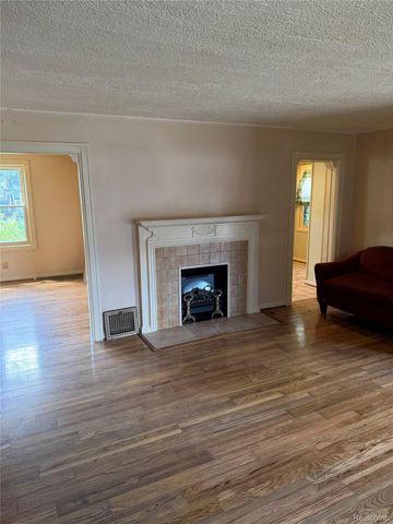 22121 Francis Street, Dearborn, MI 48124