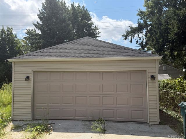 22121 Francis Street, Dearborn, MI 48124