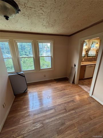 22121 Francis Street, Dearborn, MI 48124