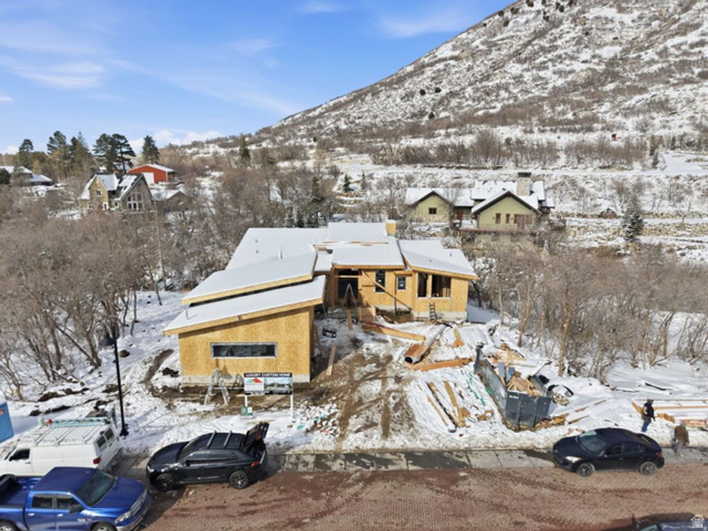 Image 38 of property listing at 3773 E QUAIL HILL LN #104, Sandy, UT 84092