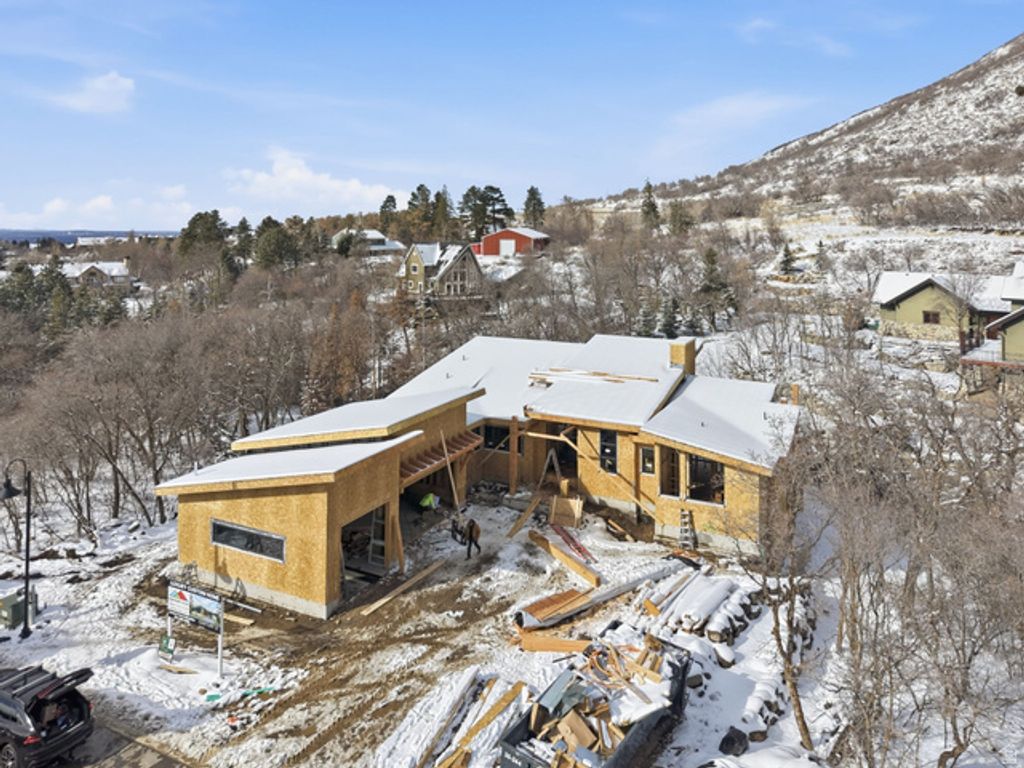 Image 39 of property listing at 3773 E QUAIL HILL LN #104, Sandy, UT 84092