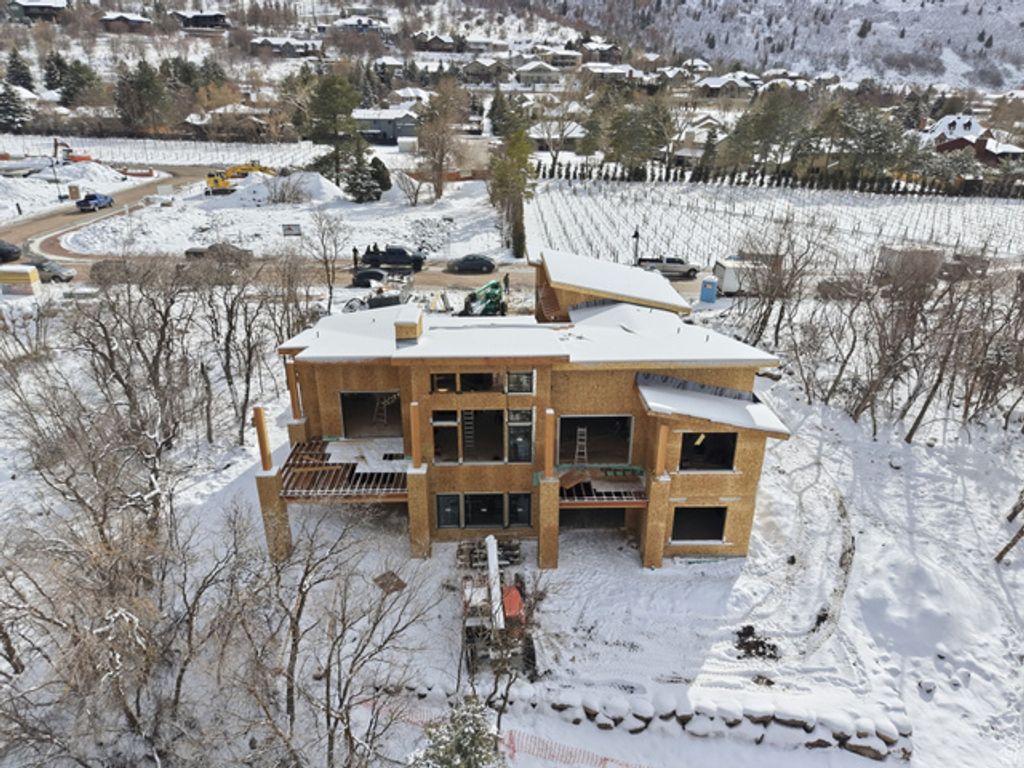 Image 42 of property listing at 3773 E QUAIL HILL LN #104, Sandy, UT 84092