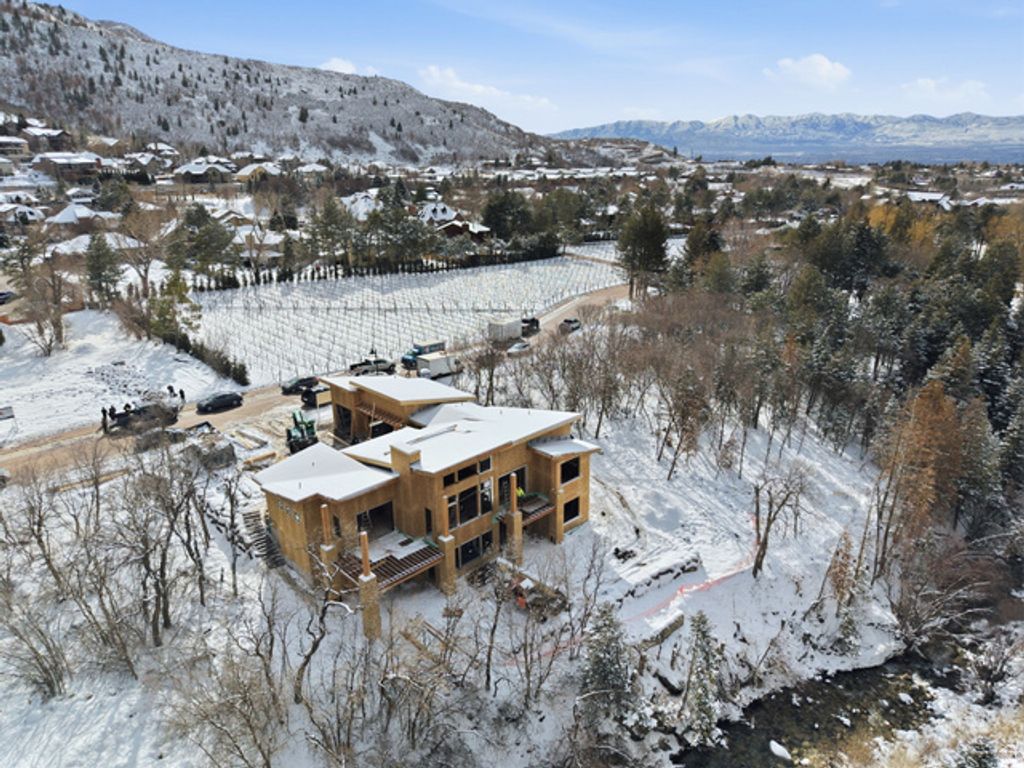 Image 44 of property listing at 3773 E QUAIL HILL LN #104, Sandy, UT 84092