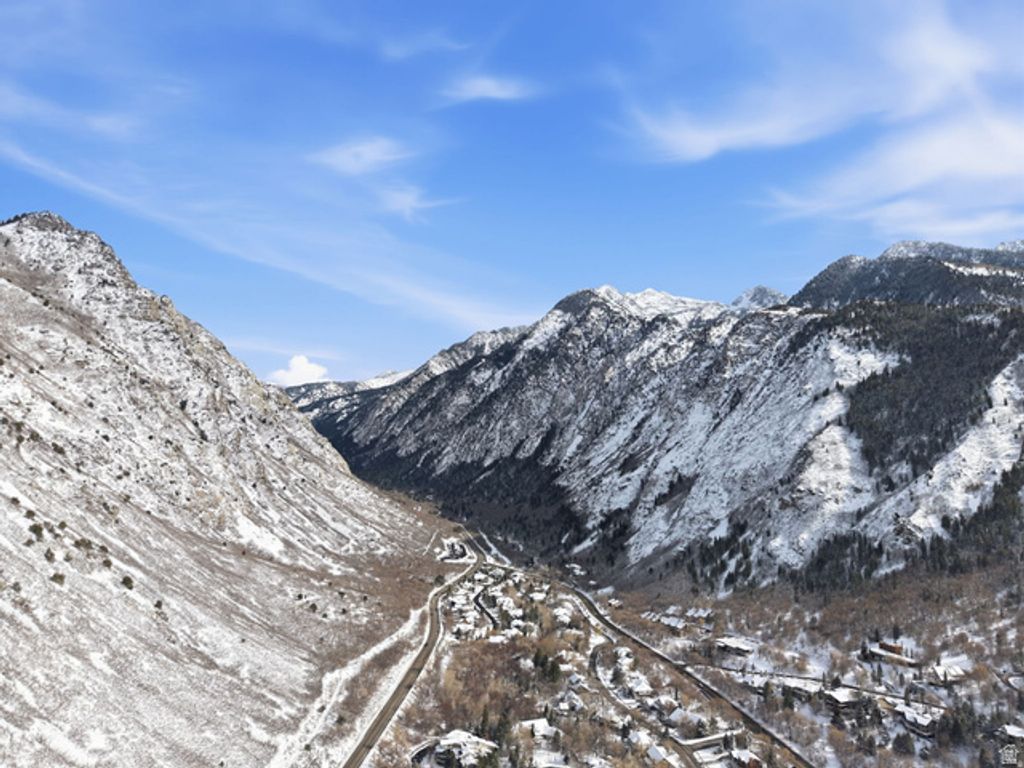 Image 48 of property listing at 3773 E QUAIL HILL LN #104, Sandy, UT 84092