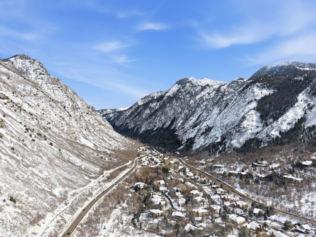 Image 51 of property listing at 3773 E QUAIL HILL LN #104, Sandy, UT 84092