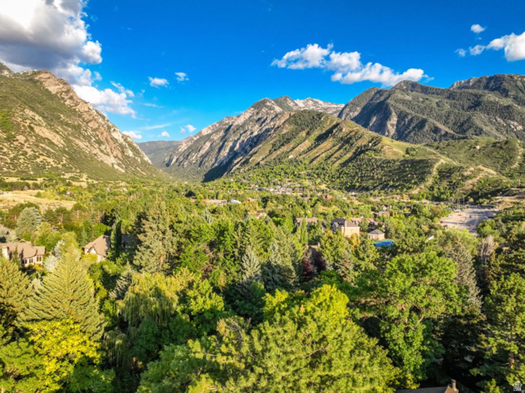 Image 52 of property listing at 3773 E QUAIL HILL LN #104, Sandy, UT 84092