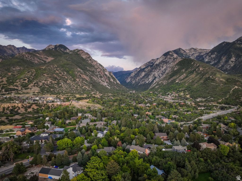 Image 53 of property listing at 3773 E QUAIL HILL LN #104, Sandy, UT 84092