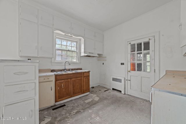 201 Park Avenue, Kinston, NC 28501