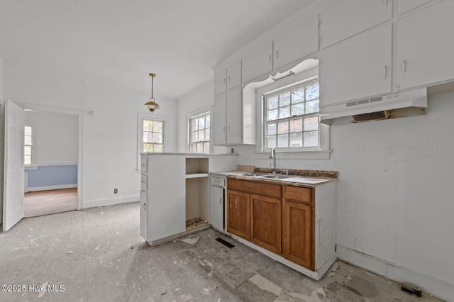 201 Park Avenue, Kinston, NC 28501