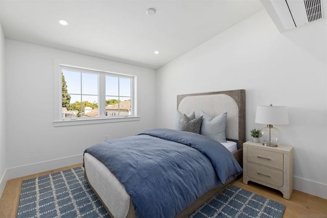 747 Orange Ave 304, Coronado, CA 92118