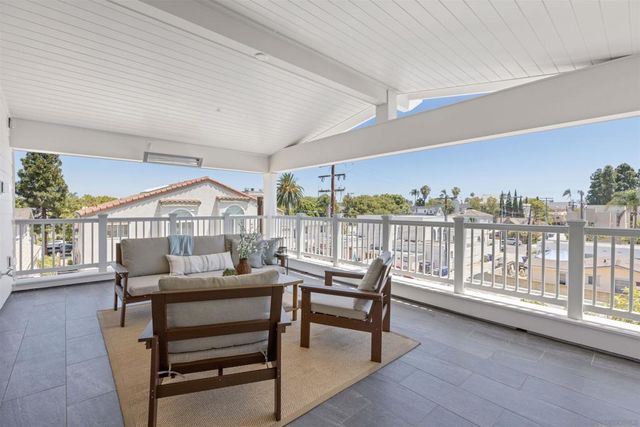 747 Orange Ave 304, Coronado, CA 92118