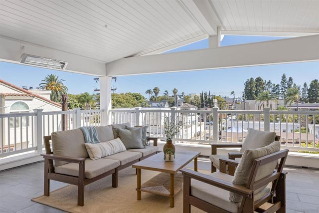 747 Orange Ave 304, Coronado, CA 92118